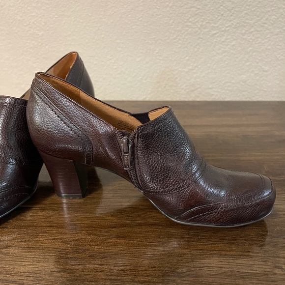 Women’s Nurture brown leather ankle booties - Picture 6 of 13